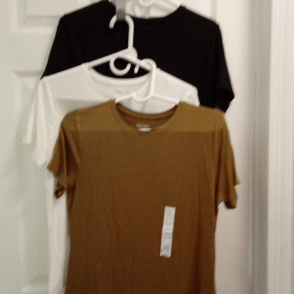 Nine west essential tee shirts. Medium. New.  Multi Item.